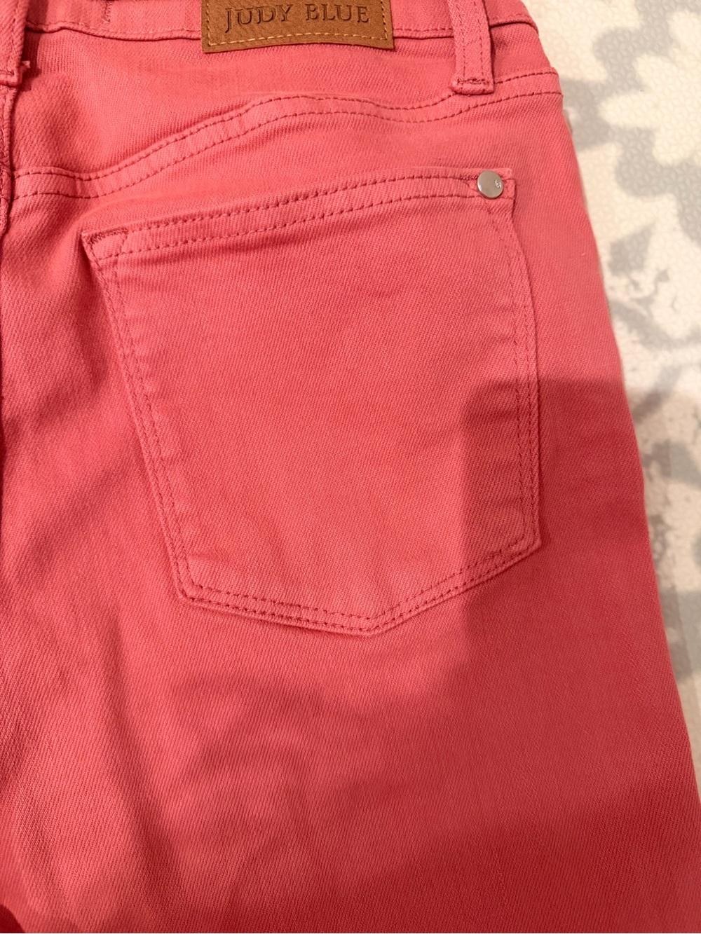 New Judy Blue Rose Wide-Leg Jeans with Crochet Knee Patches Size 3/26 - Picture 4 of 6